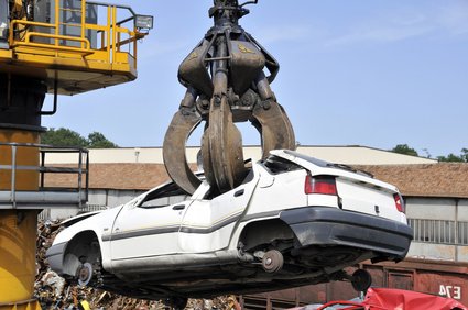 Auto verschrotten lassen, so sieht es aus!